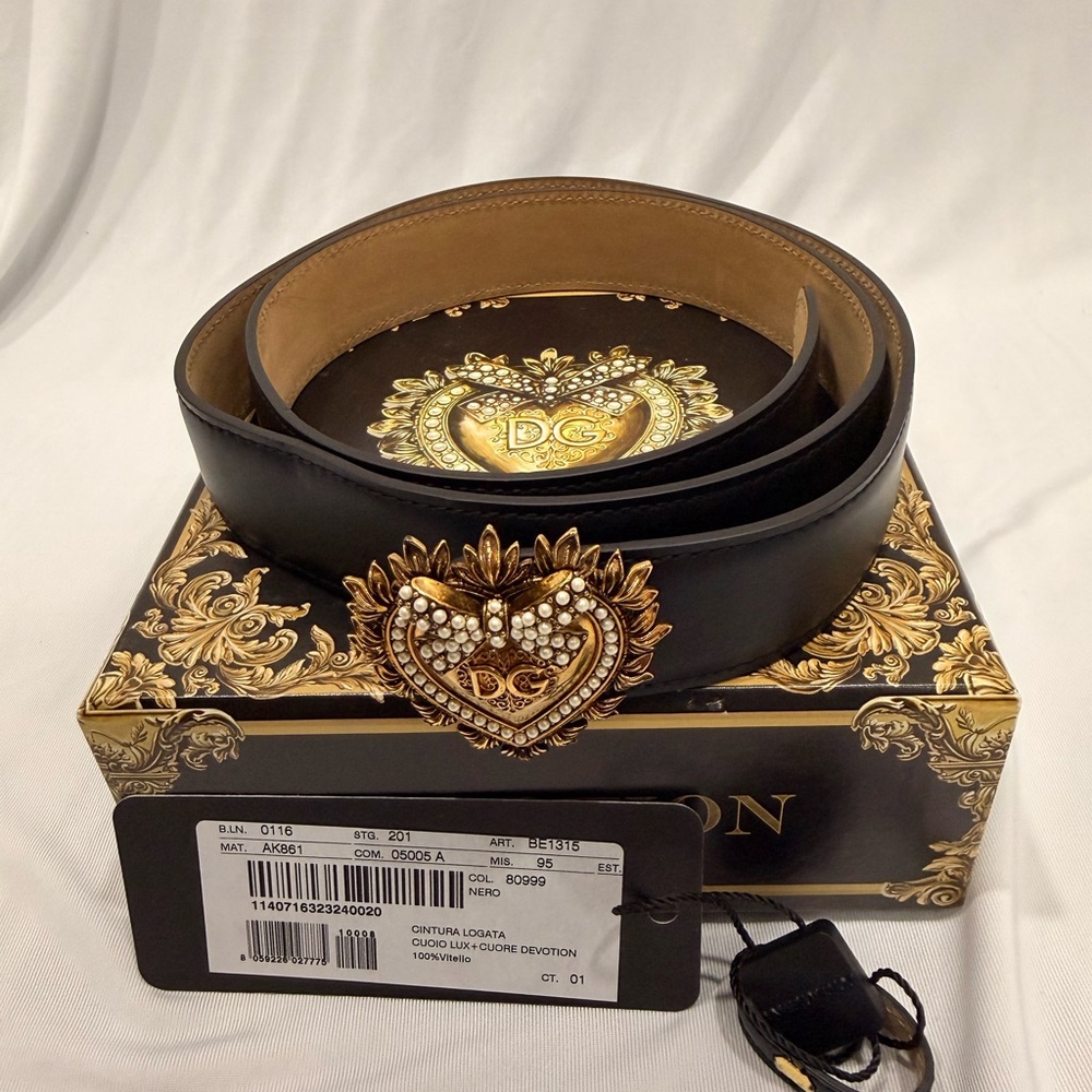 Dolce & Gabbana Elegant Black Leather Belt with Gold Detailing